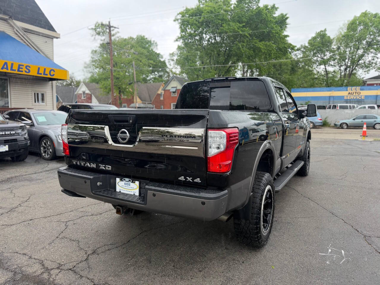 Used 2018 Nissan Titan Platinum Reserve w/ Platinum Utility Package AWD/4WD image 8