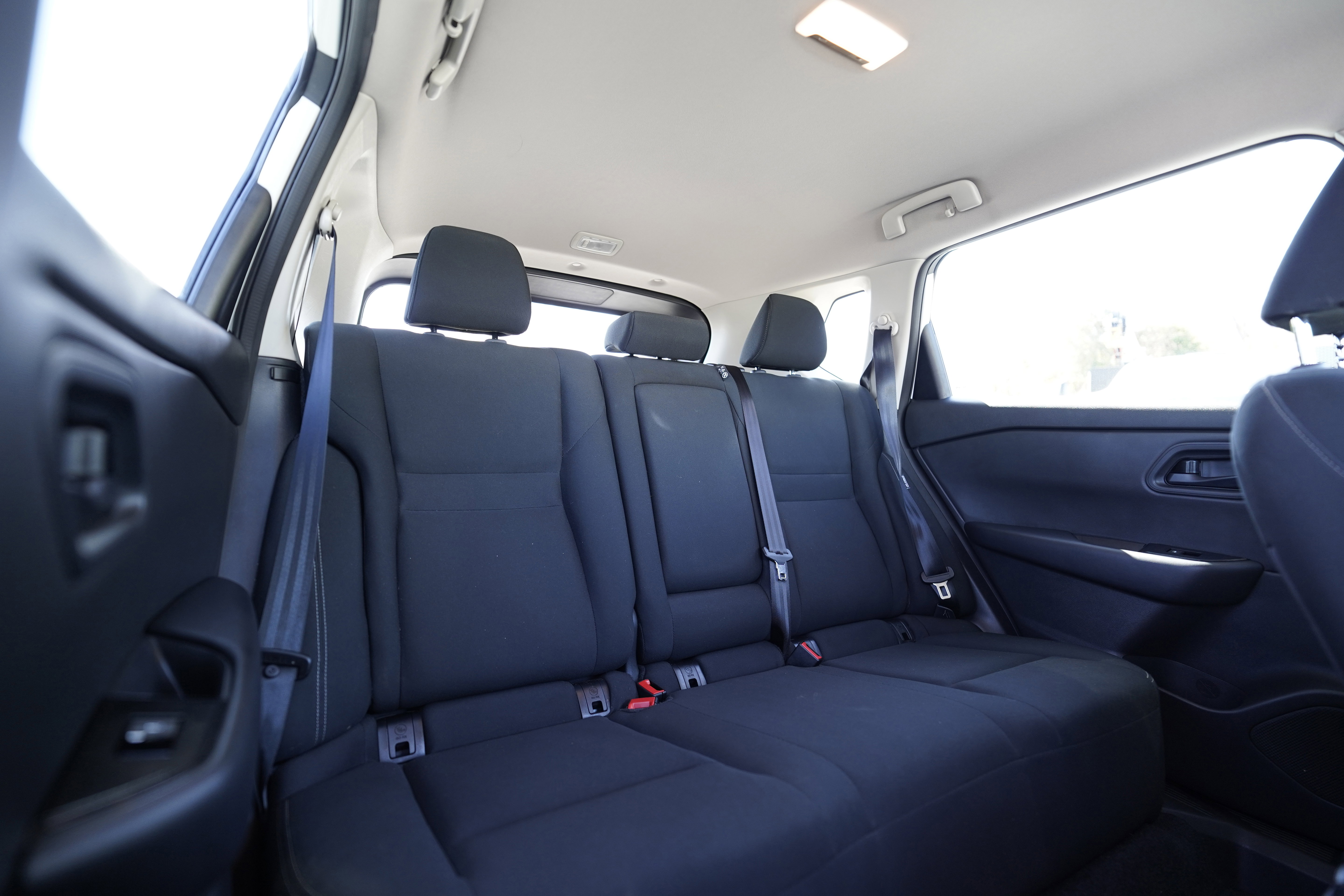 Used 2024 Nissan Rogue S image 11