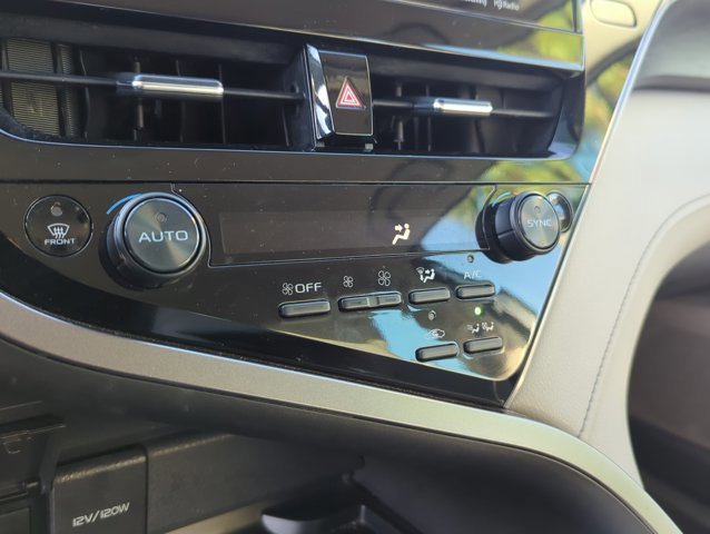 Certified 2022 Toyota Camry XLE FWD image 19