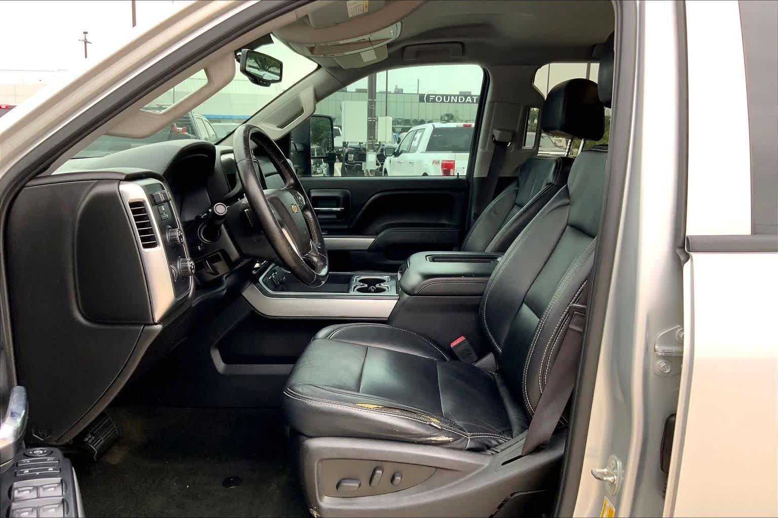 Used 2016 Chevrolet Silverado 3500 LT w/ LT Convenience Package AWD/4WD image 8