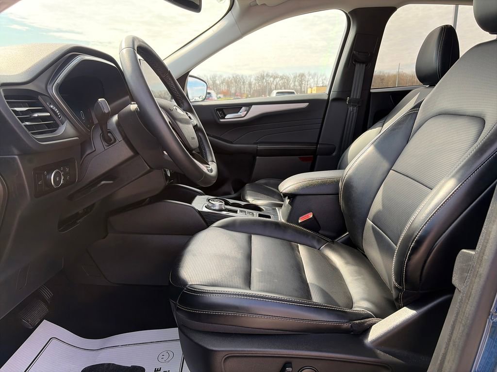 Used 2023 Ford Escape Platinum AWD/4WD image 17