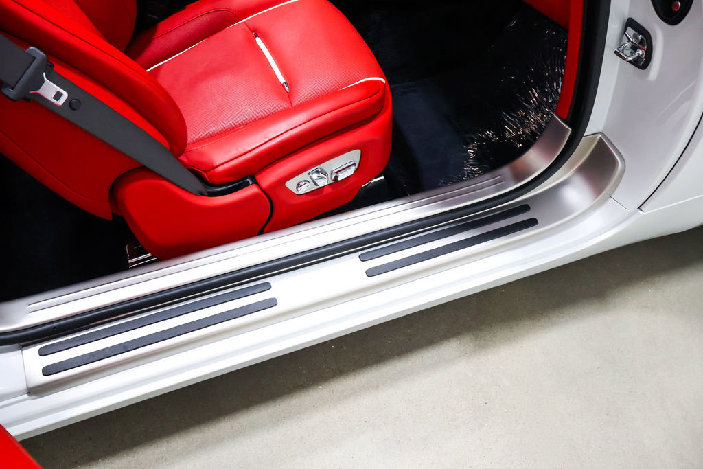 Used 2019 Rolls-Royce Dawn RWD image 53