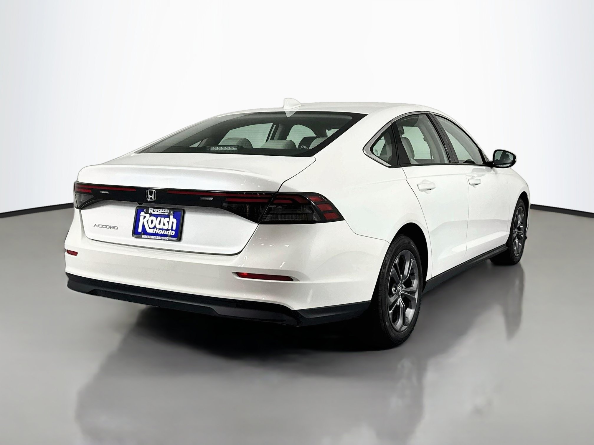 Certified 2023 Honda Accord EX image 5