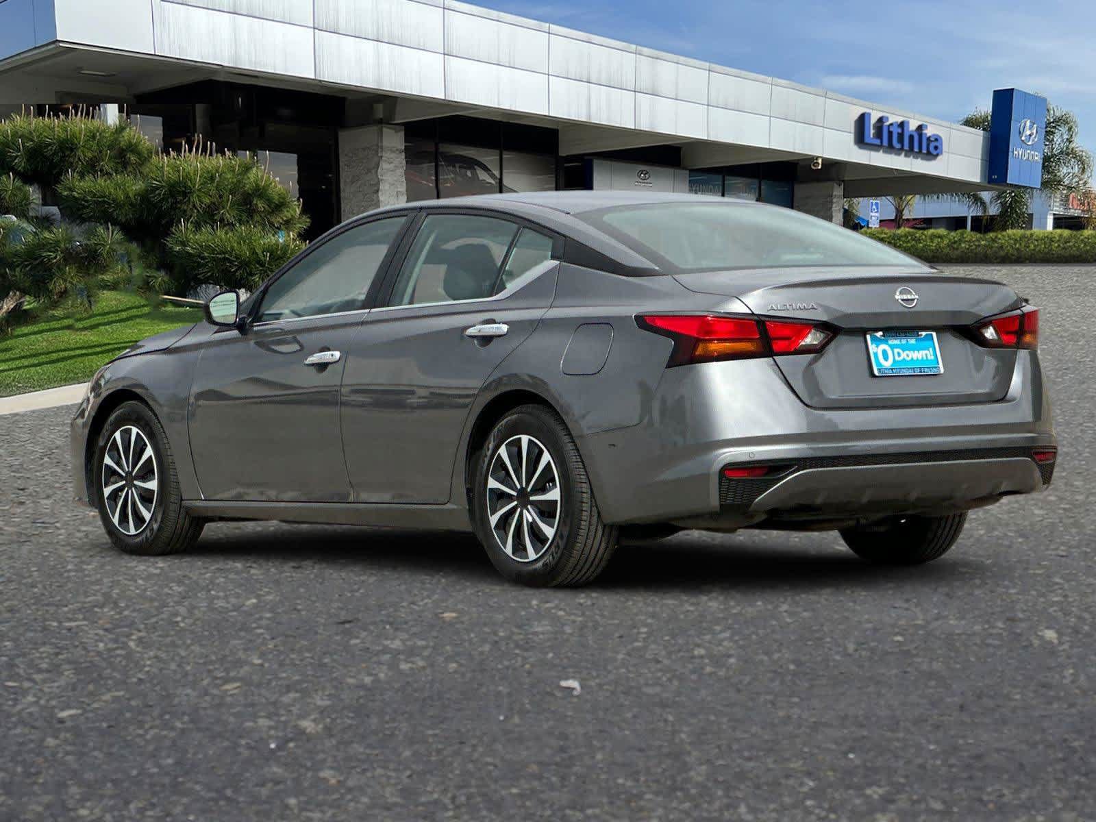 Used 2024 Nissan Altima 2.5 S FWD image 7