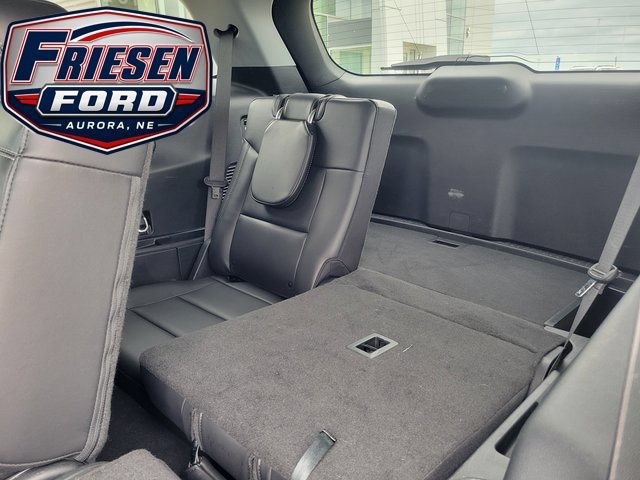 Used 2023 Ford Explorer XLT w/ Equipment Group 202A AWD/4WD image 25