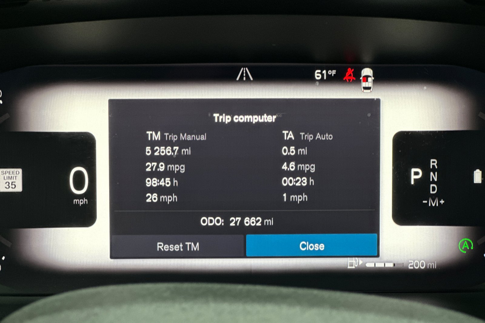 Certified 2024 Volvo XC40 B5 Plus w/ Climate Package AWD/4WD image 32