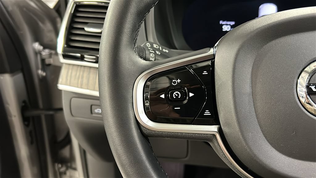 Certified 2023 Volvo XC90 B6 Ultimate w/ Protection Package Premier AWD/4WD image 13