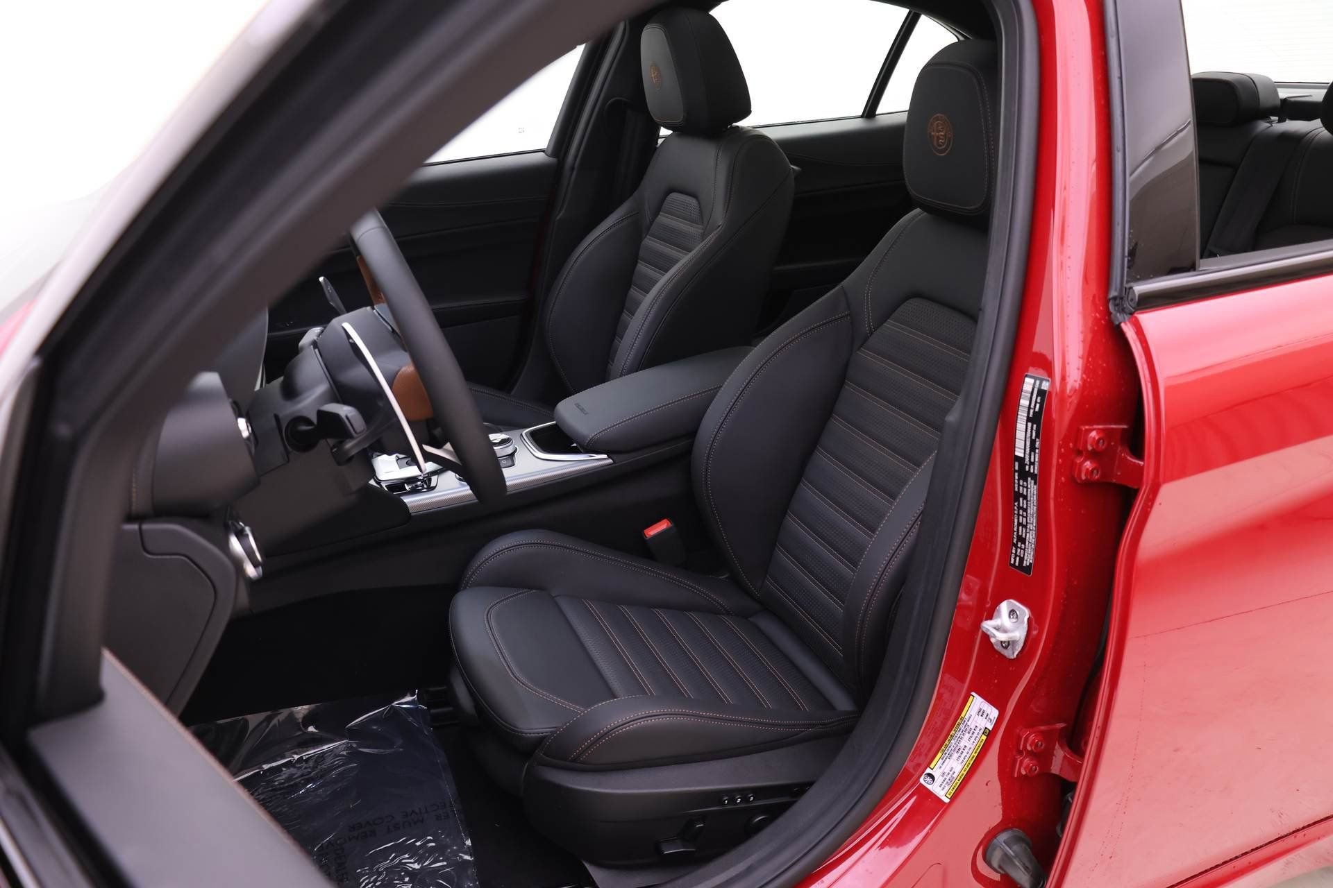 New 2025 Alfa Romeo Giulia AWD w/ Driving Assist Package image 7