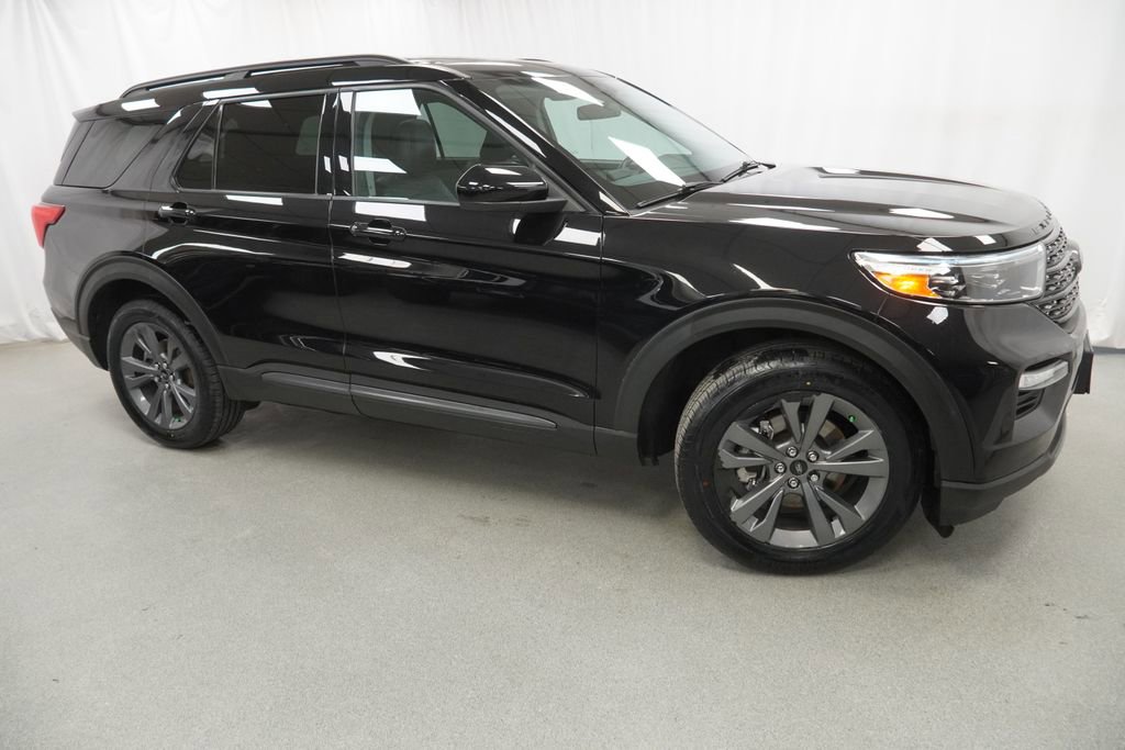 Used 2022 Ford Explorer XLT w/ Equipment Group 202A image 12