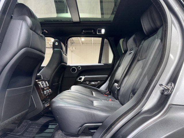Used 2014 Land Rover Range Rover Supercharged image 12
