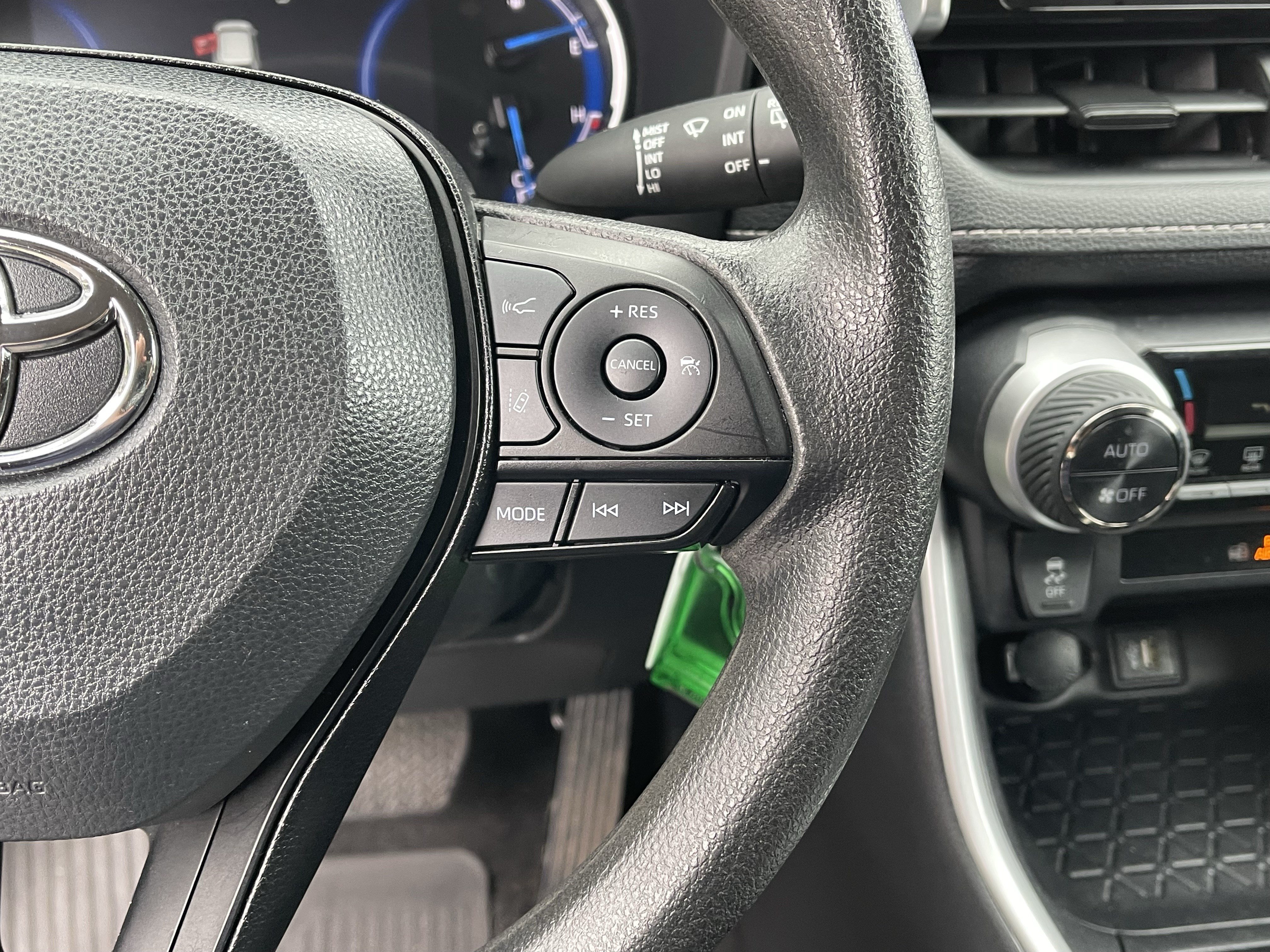 Certified 2024 Toyota RAV4 LE AWD/4WD image 20