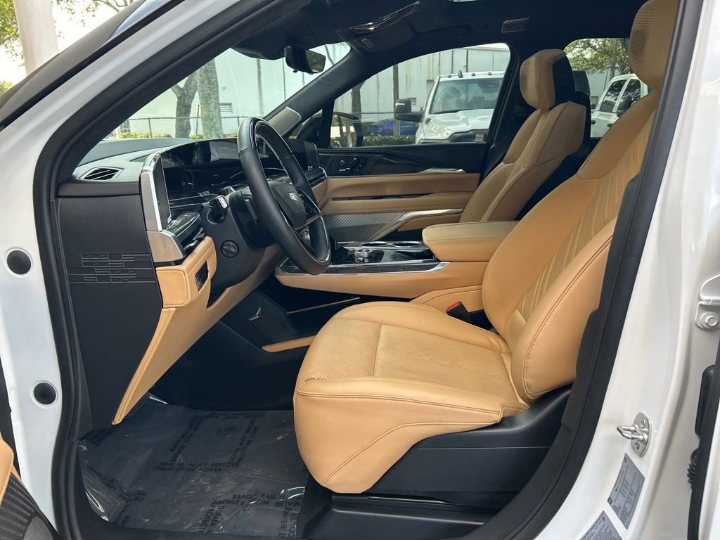 Used 2025 Cadillac Escalade IQ Sport 2 image 5