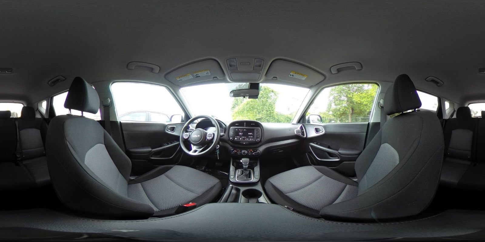 Used 2025 Kia Soul LX w/ LX Technology Package FWD image 40
