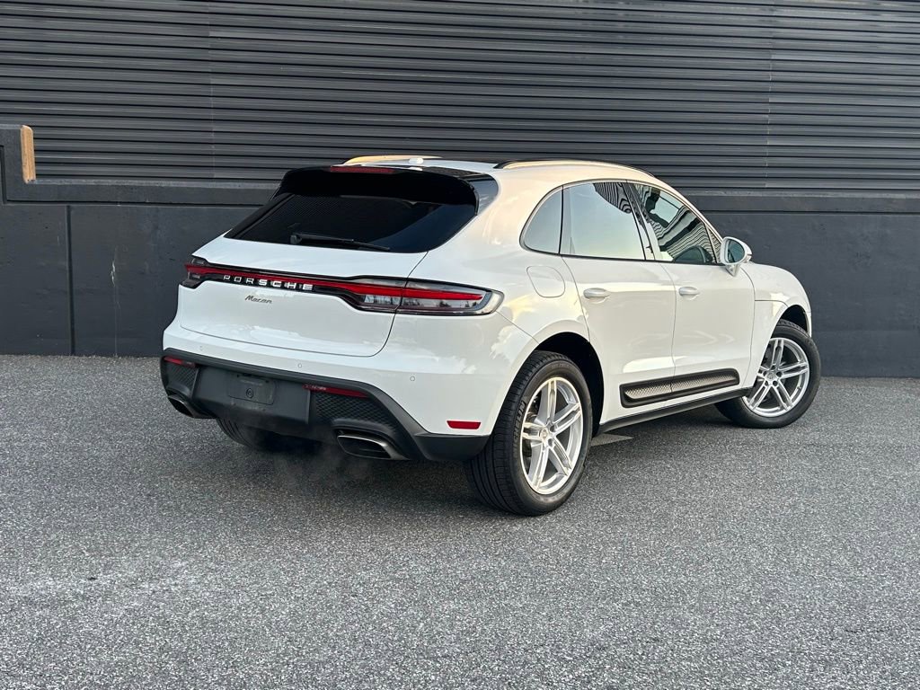 Certified 2025 Porsche Macan image 10