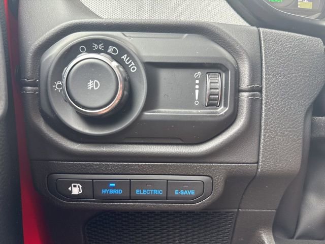 Used 2025 Jeep Wrangler Unlimited Sahara AWD/4WD image 12