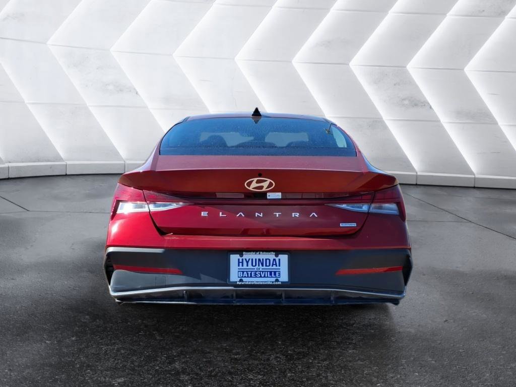 New 2025 Hyundai Elantra Blue image 4