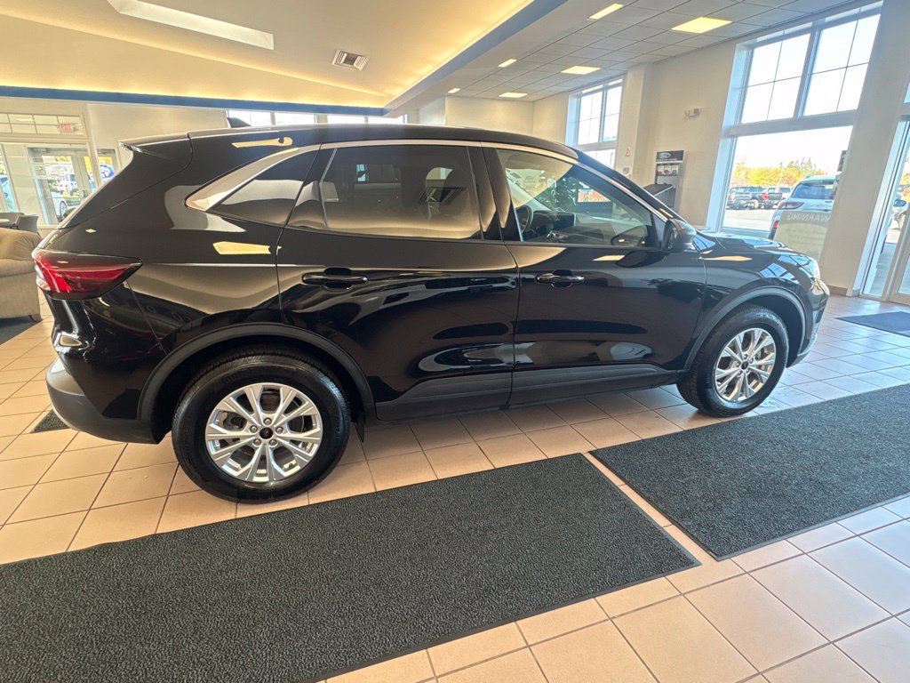Used 2023 Ford Escape Active AWD/4WD image 6