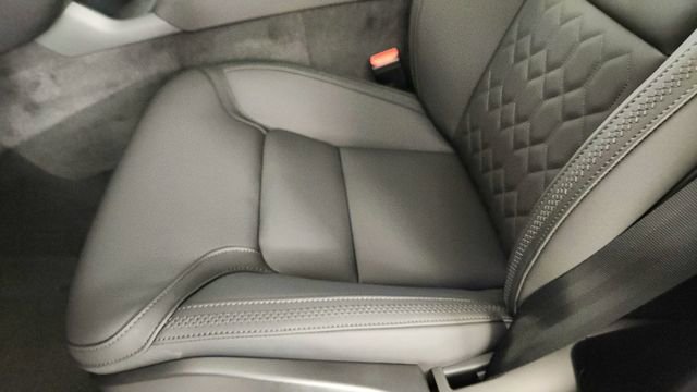 New 2026 Volvo XC90 B6 Plus w/ Protection Package Premier AWD/4WD image 13