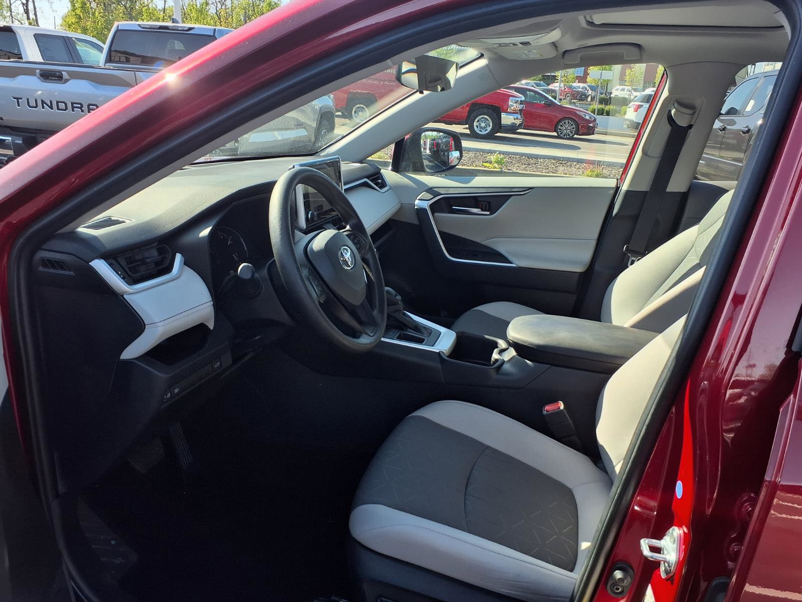 Certified 2025 Toyota RAV4 XLE w/ Convenience Package FWD image 21