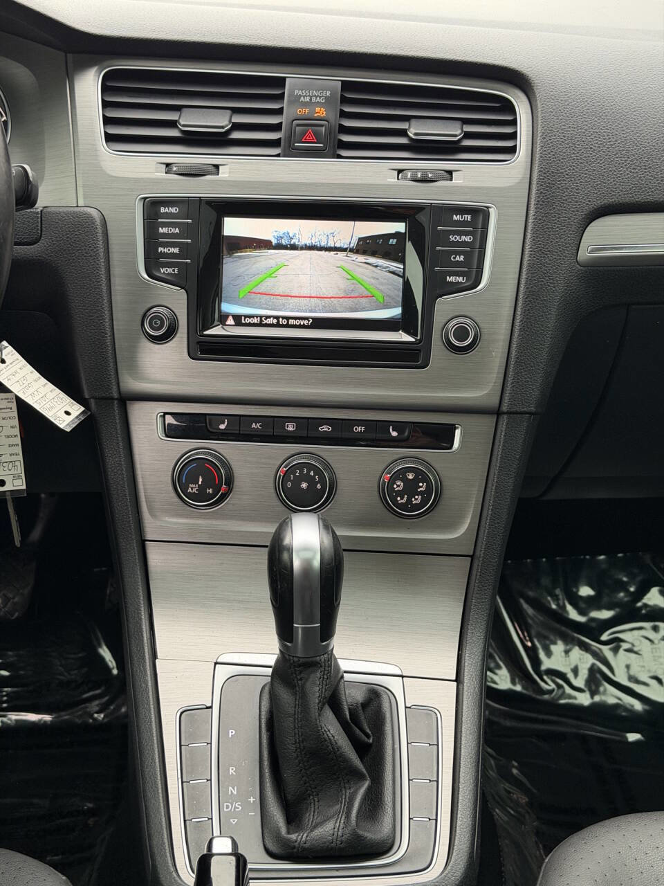 Used 2015 Volkswagen Golf SE image 20