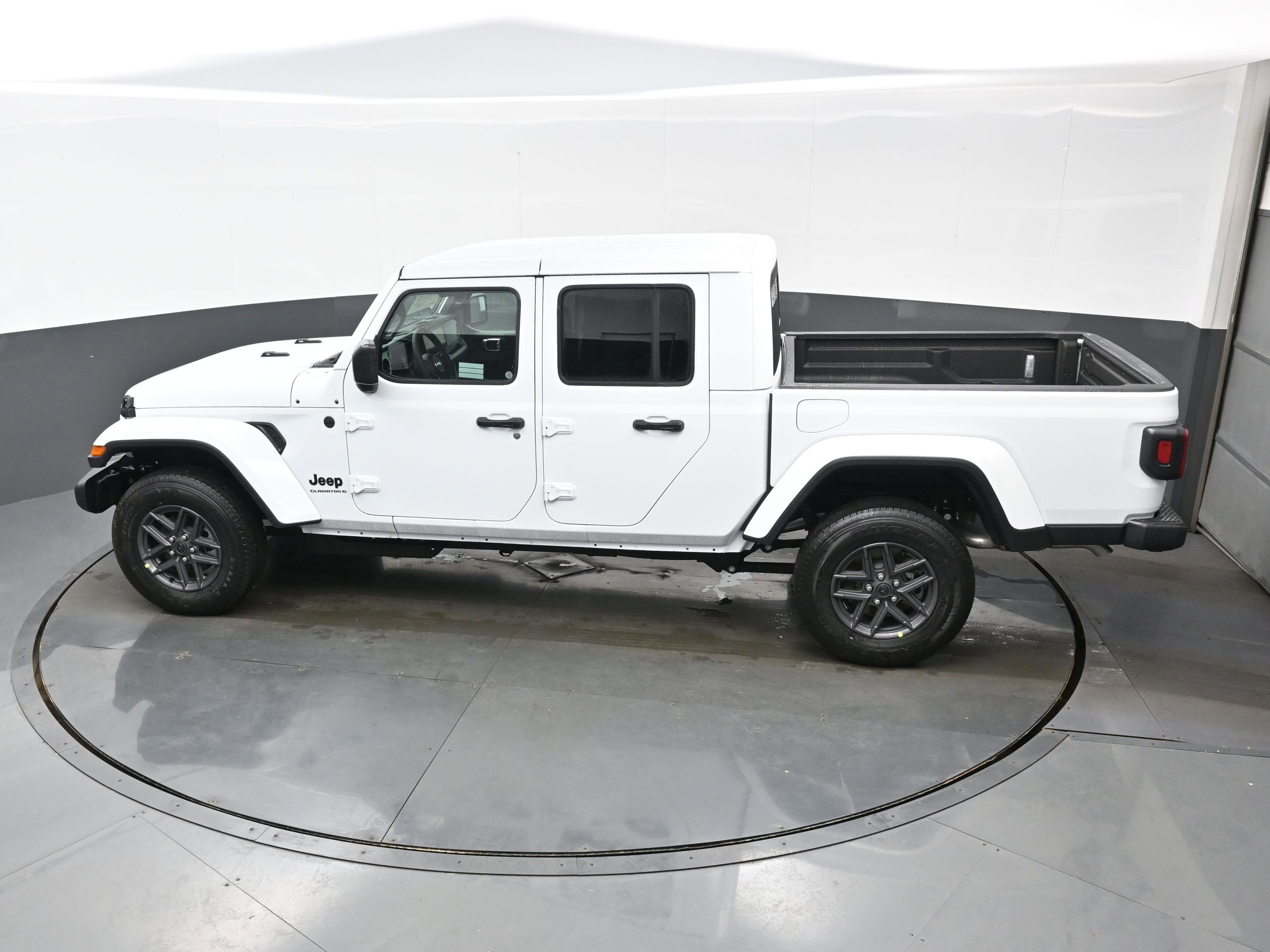 New 2026 Jeep Gladiator Sport image 19