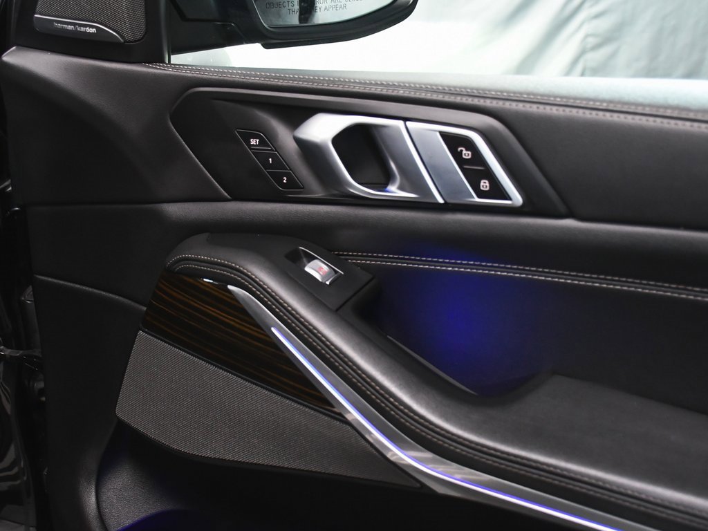 Used 2024 BMW X7 xDrive40i image 18