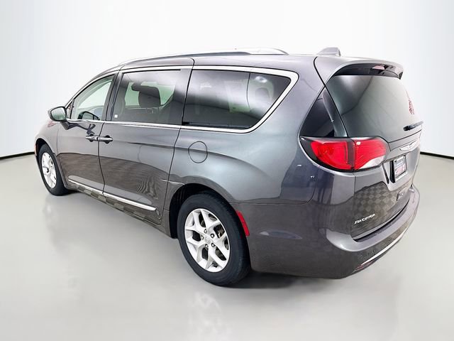 Used 2019 Chrysler Pacifica Touring-L Plus w/ Tire & Wheel Group image 6