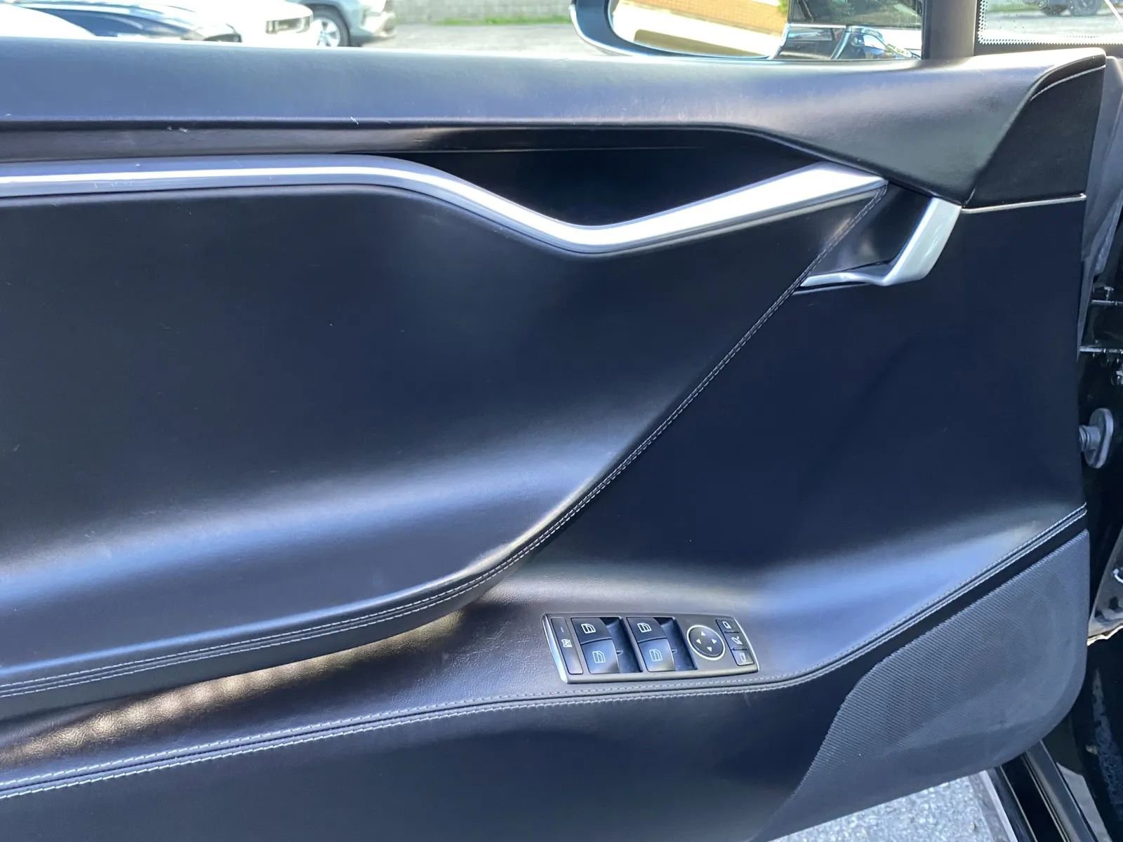 Used 2016 Tesla Model S 75 RWD image 12