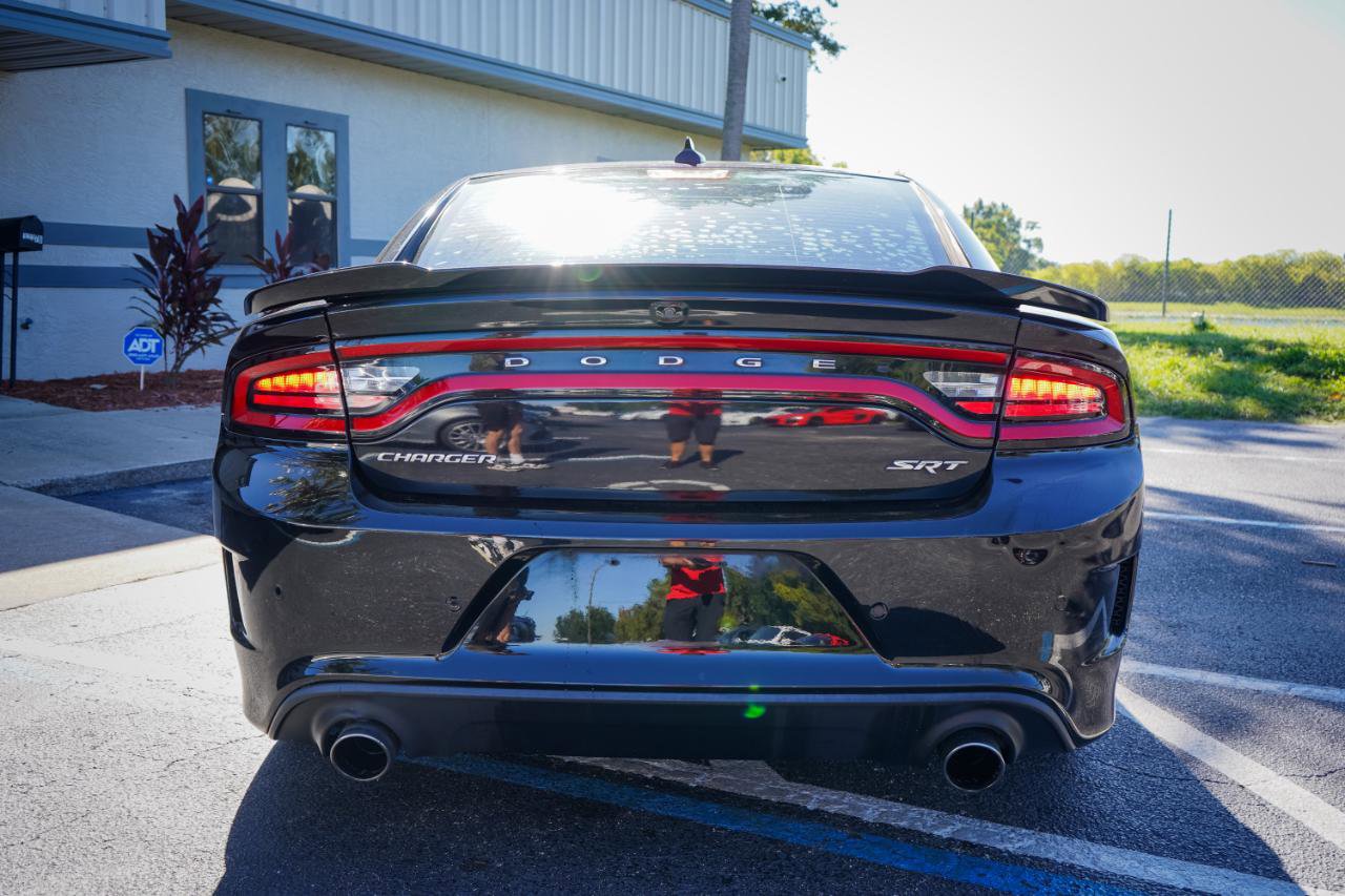 Used 2016 Dodge Charger SRT w/ Harman/Kardon Audio Group RWD image 5