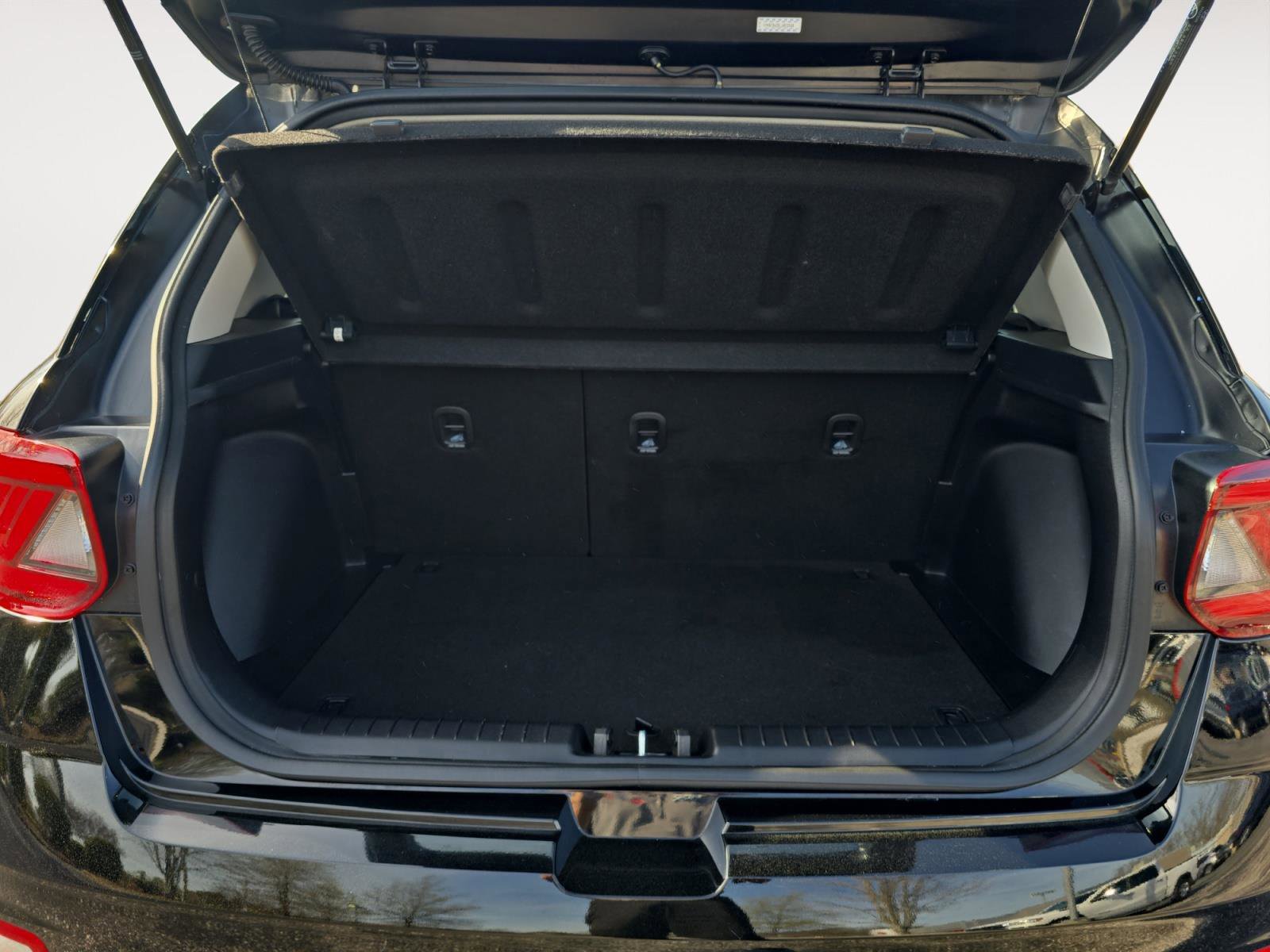 Used 2020 Hyundai Venue SEL image 13