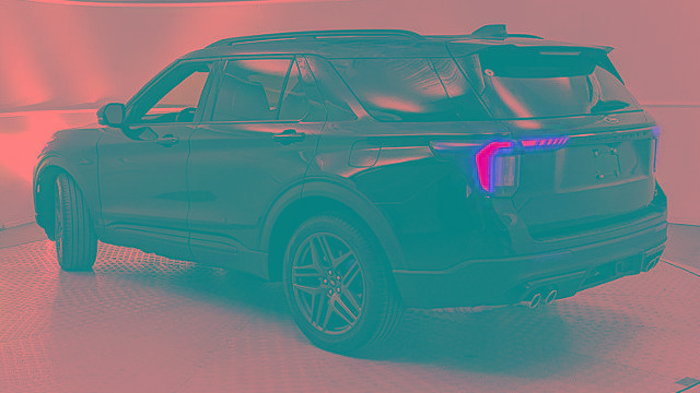 Certified 2025 Ford Explorer ST image 4