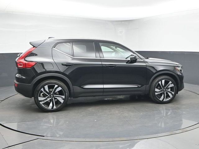Used 2023 Volvo XC40 B5 Plus w/ Protection Package Premier AWD/4WD image 9