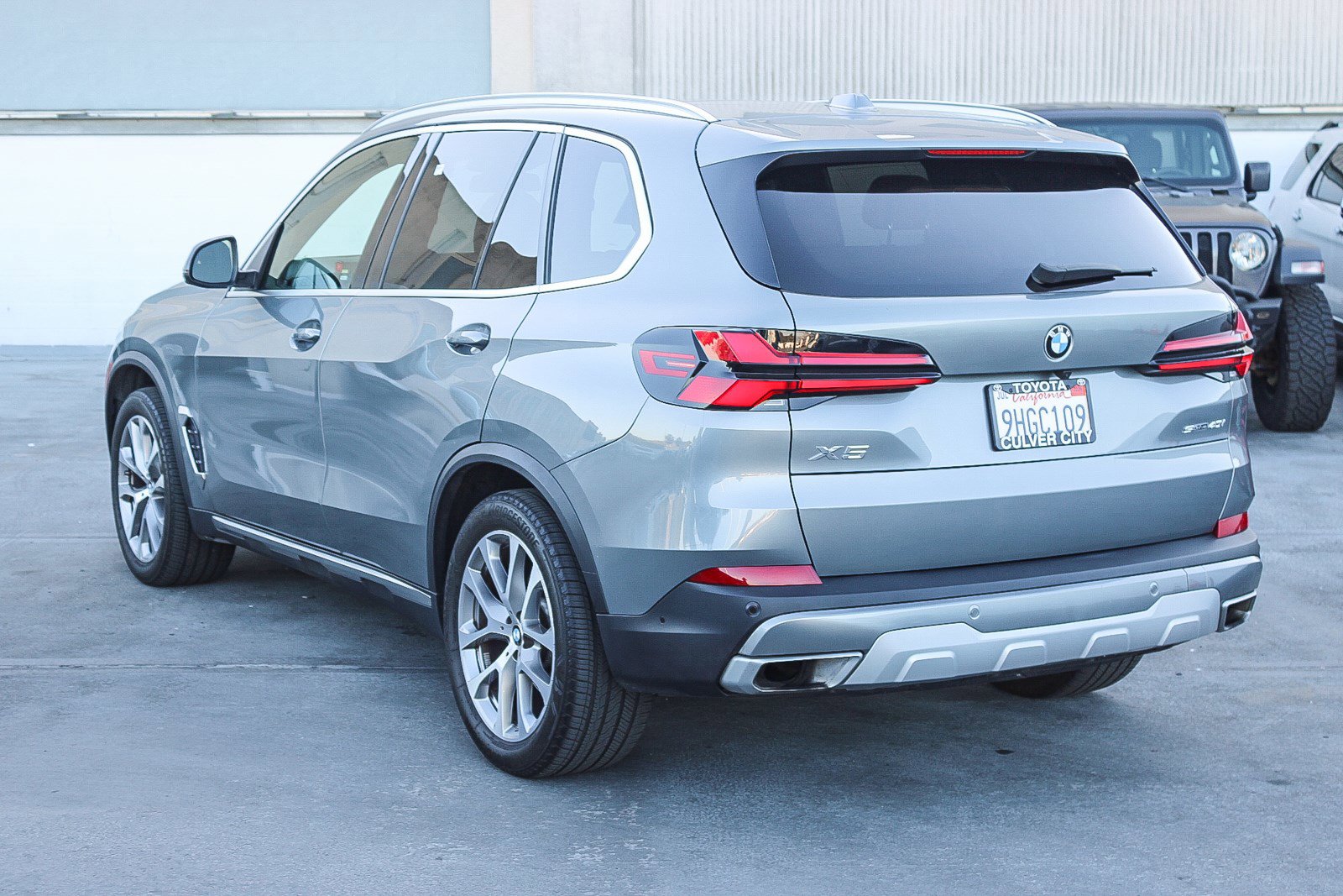 Used 2024 BMW X5 sDrive40i w/ Parking Assistance Package image 7