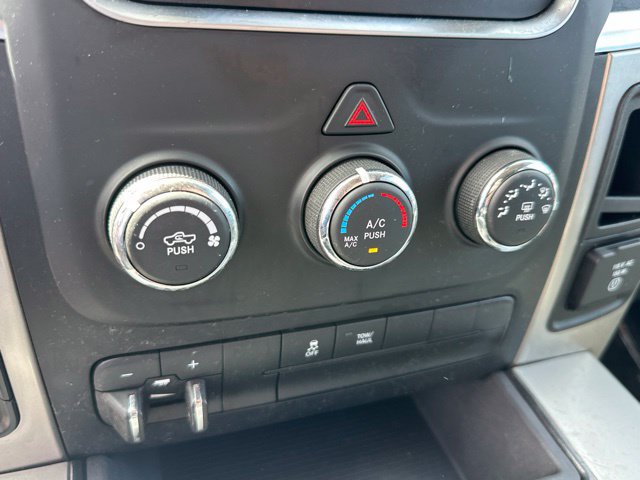 Used 2017 RAM 1500 Classic SLT w/ SLT Plus D←cor Group AWD/4WD image 5