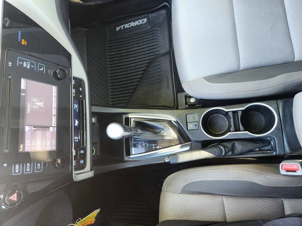 Used 2018 Toyota Corolla LE image 6