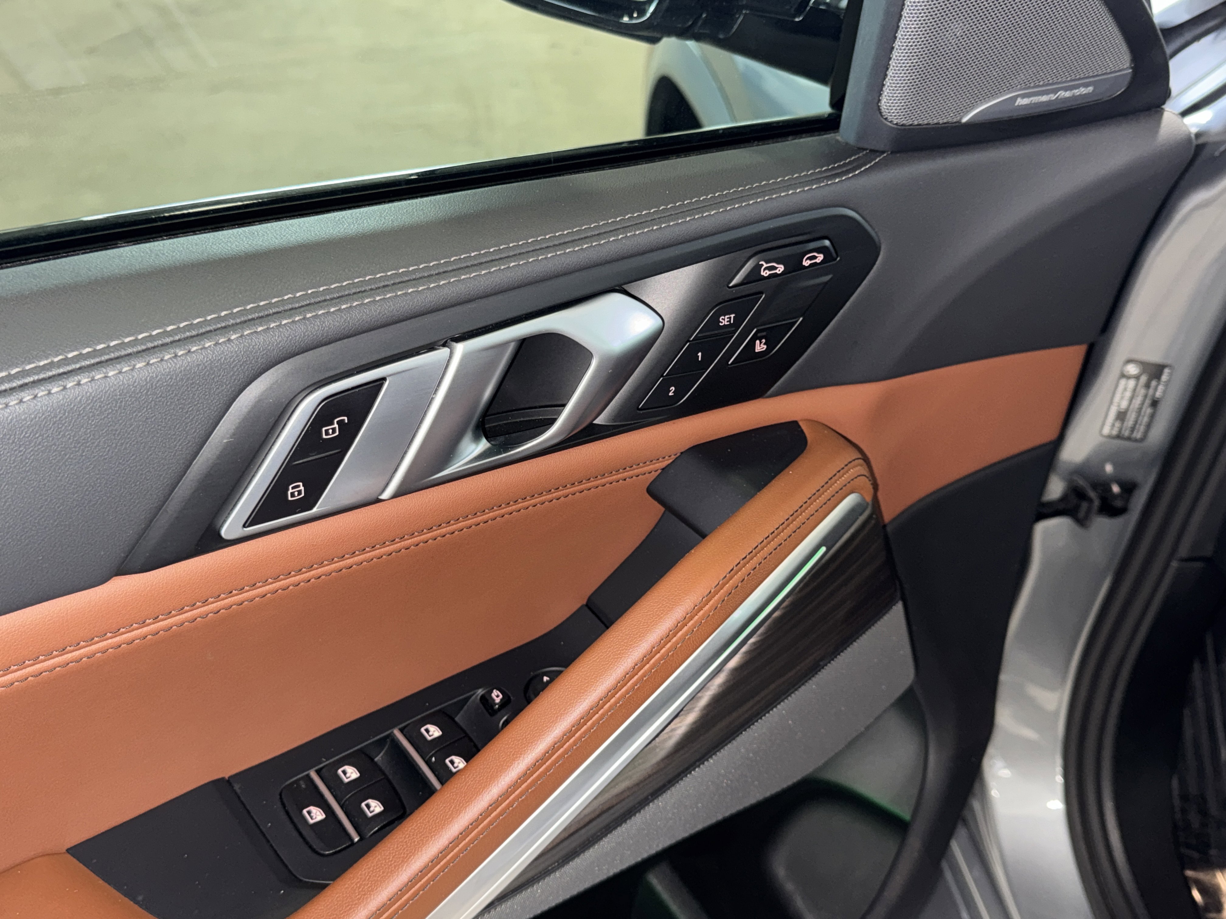 Used 2025 BMW X6 xDrive40i w/ Climate Comfort Package image 18