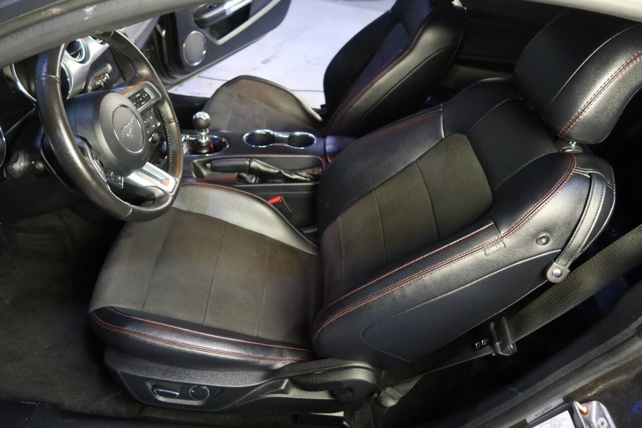 Used 2016 Ford Mustang GT Premium image 19
