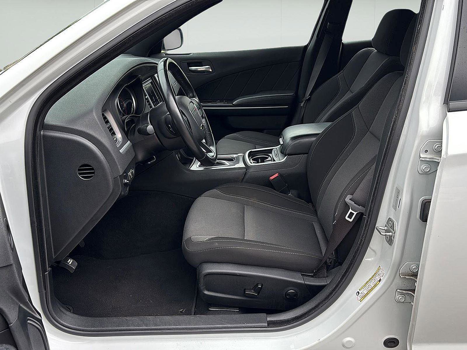 Used 2022 Dodge Charger SXT image 11