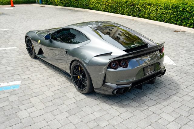 Used 2020 Ferrari 812 Superfast RWD image 23