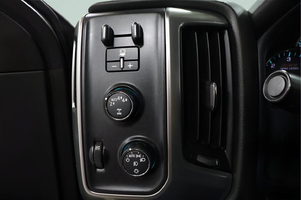 Used 2017 Chevrolet Silverado 1500 LT w/ All Star Edition AWD/4WD image 16
