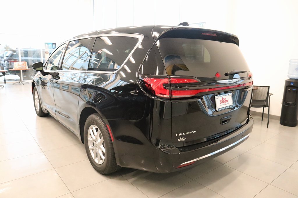 New 2026 Chrysler Pacifica Select image 25