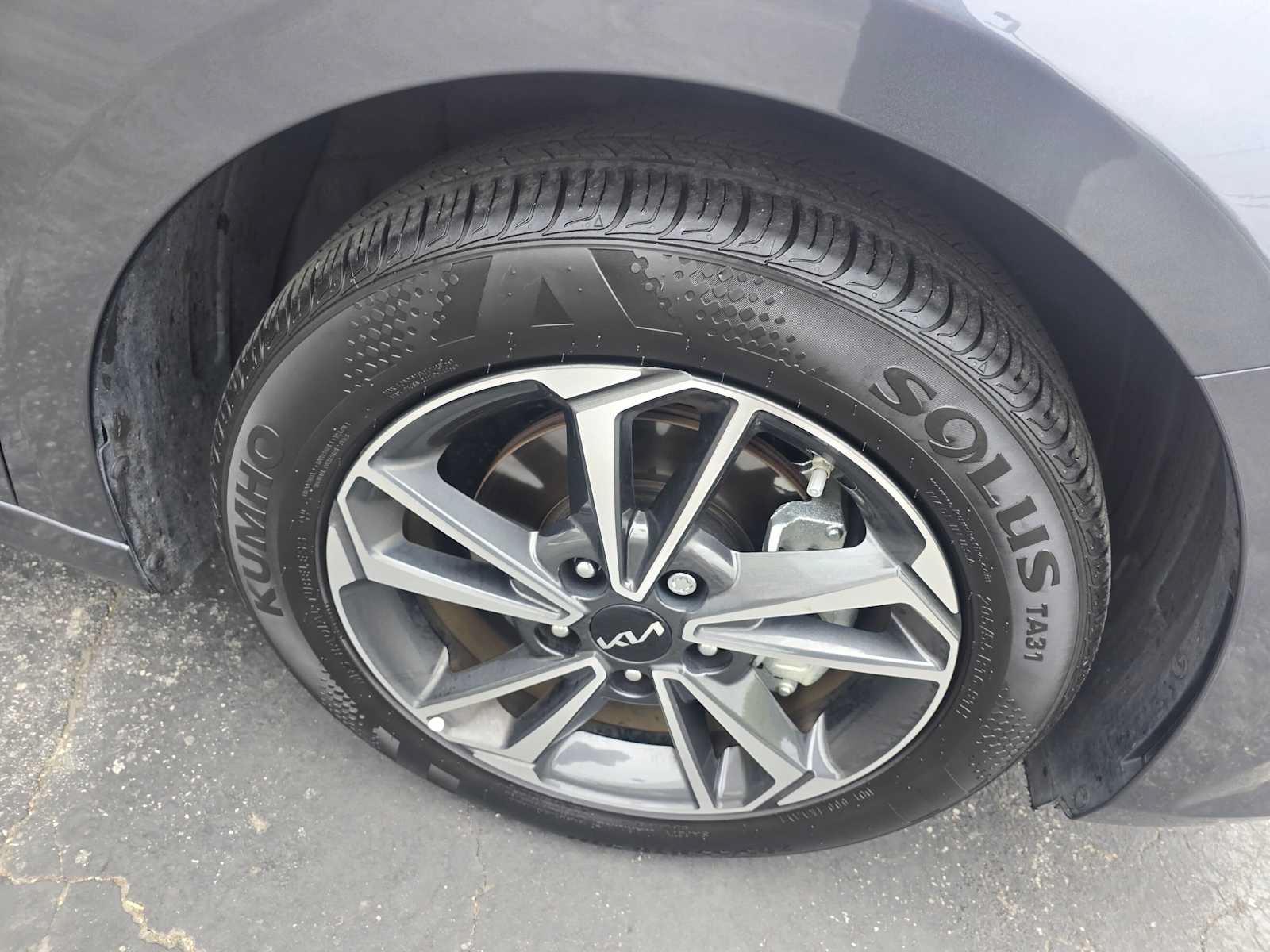Used 2023 Kia Forte LXS w/ LXS Technology Package FWD image 9