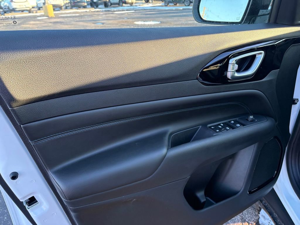 New 2026 Jeep Compass Latitude AWD/4WD image 13