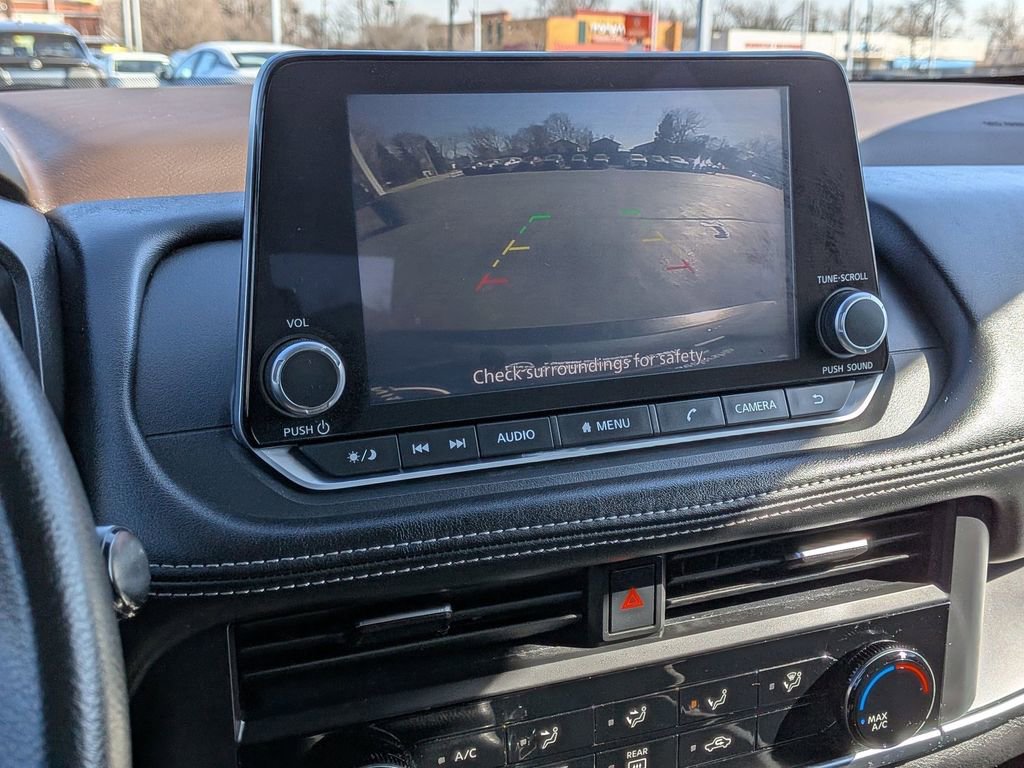 Used 2023 Nissan Rogue S image 14