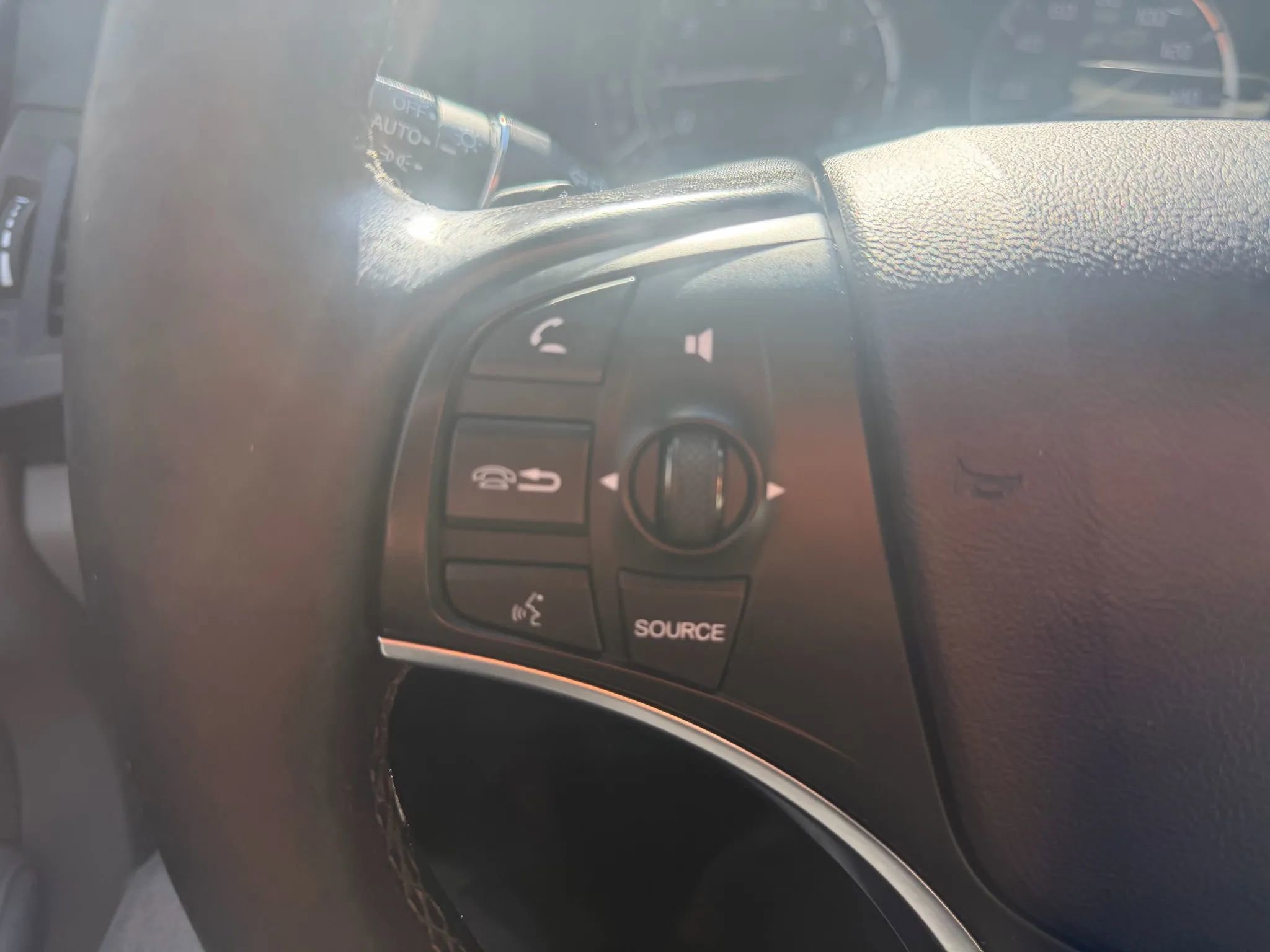 Used 2017 Acura MDX SH-AWD w/ Tech & Entertainment image 13