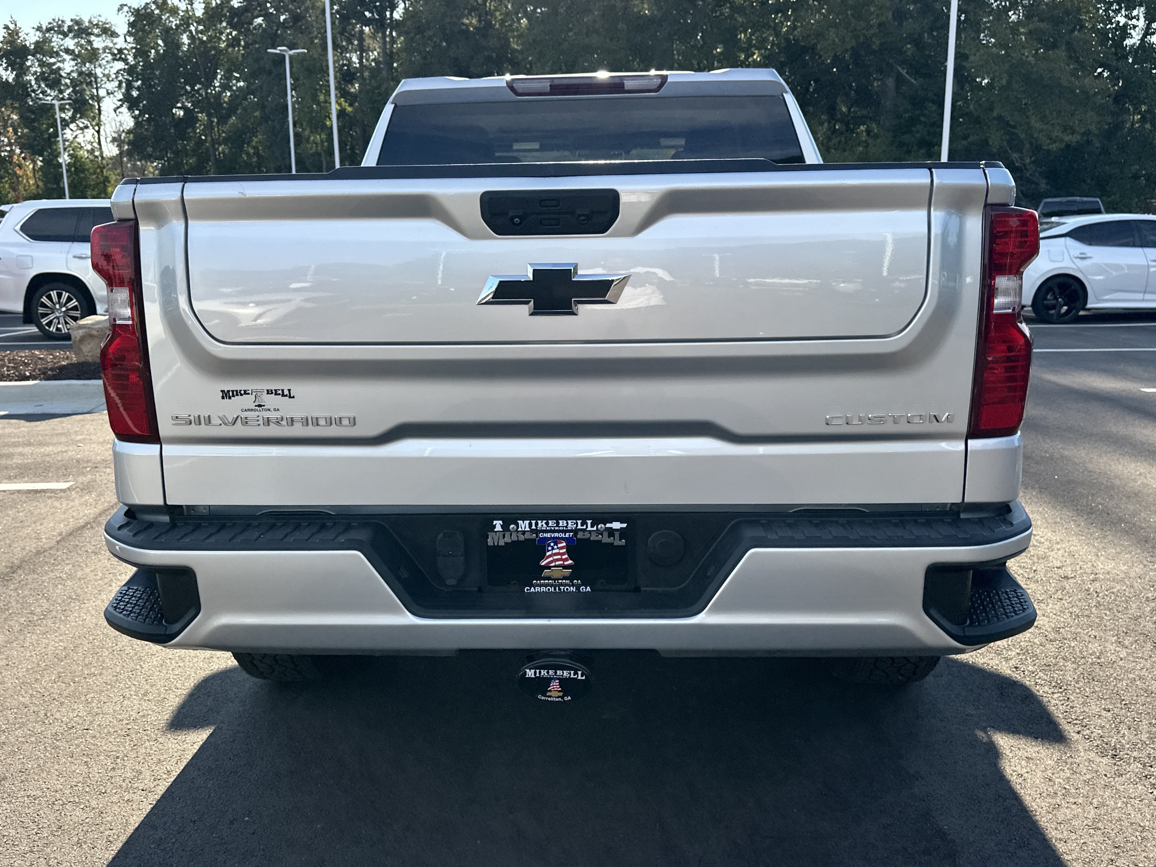 Used 2022 Chevrolet Silverado 1500 Custom w/ LPO, Dark Essentials Package AWD/4WD image 7