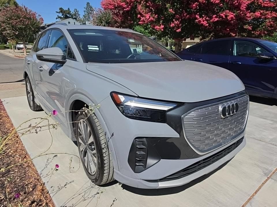 Used 2023 Audi Q4 e-tron Premium Plus w/ Premium Plus RWD image 5