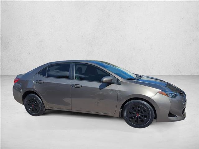 Used 2018 Toyota Corolla LE FWD image 4