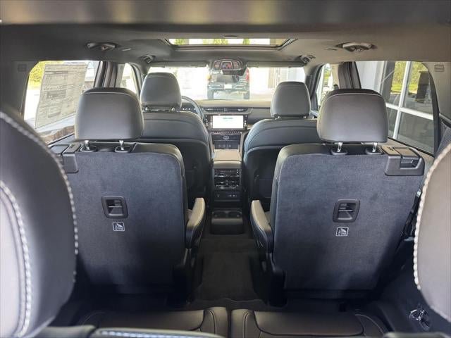 New 2026 Jeep Grand Cherokee L Limited w/ Limited Altitude Package AWD/4WD image 45