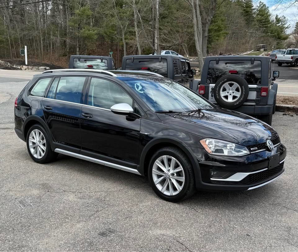 Used 2017 Volkswagen Golf Alltrack S AWD/4WD image 2